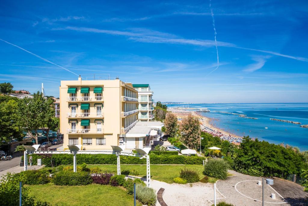 Hotel Adler Gabicce Mare Exterior foto