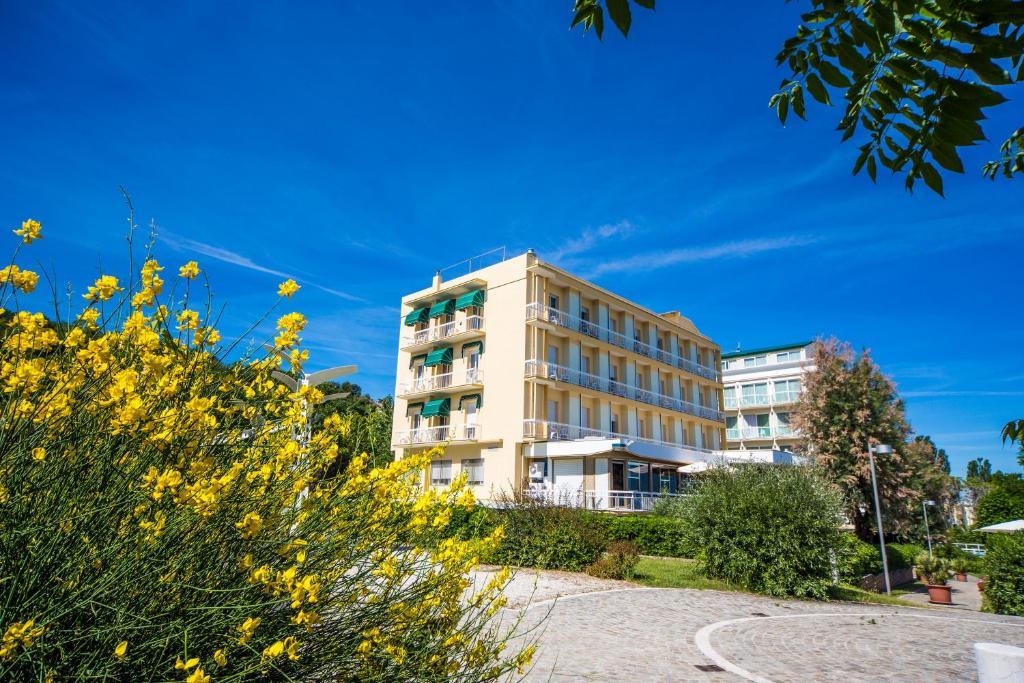 Hotel Adler Gabicce Mare Exterior foto