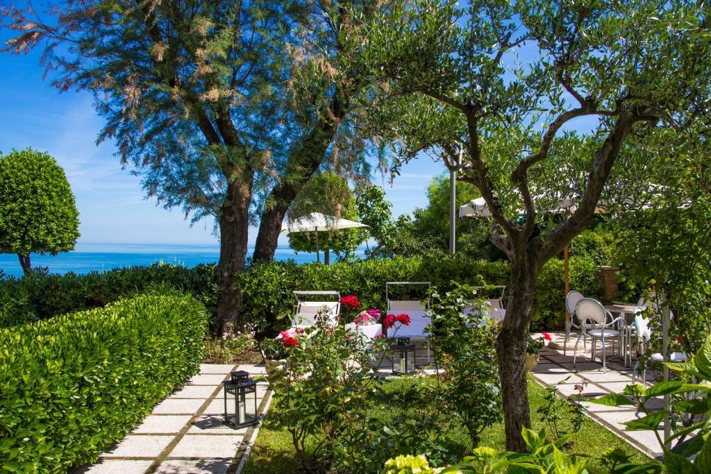 Hotel Adler Gabicce Mare Exterior foto