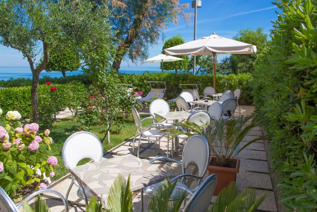 Hotel Adler Gabicce Mare Exterior foto
