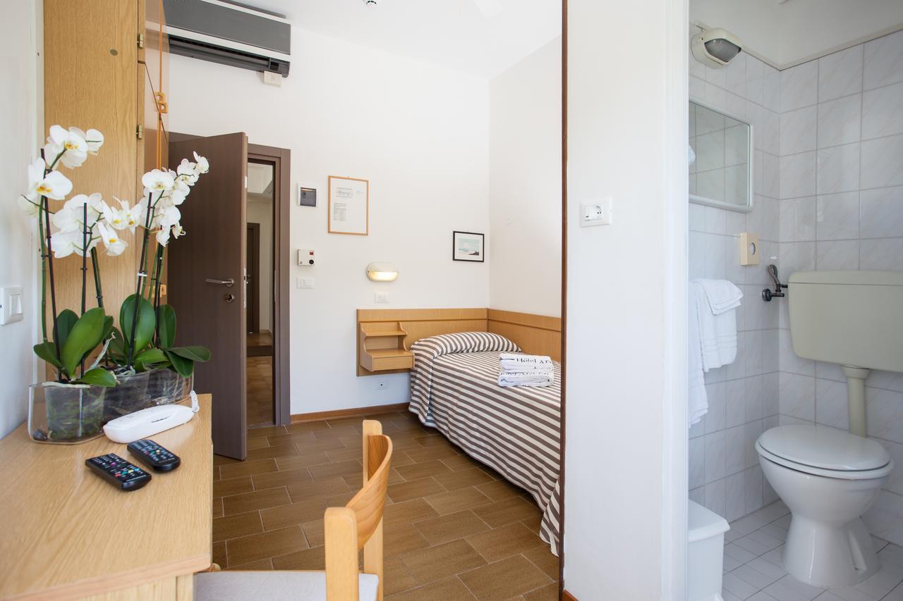 Hotel Adler Gabicce Mare Exterior foto